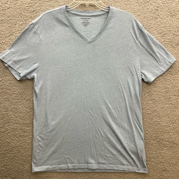 Banana Republic Mens Fitted Vee T Shirt Size Large In Blue 60% cotton 40%...
